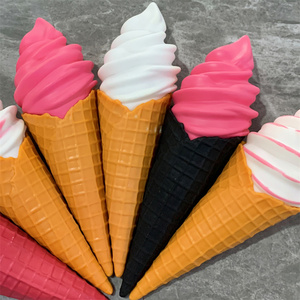 Modèle de cornet de gaufre artificiel de 22 cm (8,6 po) couleur chocolat et vanille, pour la présentation en chariot alimentaire, la publicité et le jeu - Product Image 4