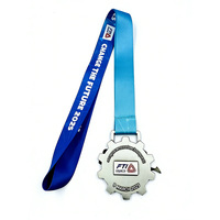 Médaille de course en métal de qualité supérieure en forme d'engrenage, plaquée argent antique, avec logo personnalisé, trophée portable pour événements sportifs d'entreprise haut de gamme