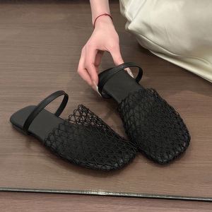 Nuevas sandalias romanas de verano para mujer, estilo europeo-americano, de malla calada, planas, con punta redonda y diseño envolvente, tipo mule. - Product Image 6