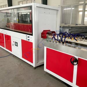 Machine de fabrication de clôtures d'arène de dressage pour chevaux en PVC de qualité supérieure / Ligne d'extrusion de production de clôtures en PVC - Product Image 6