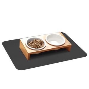 Station d'alimentation pour animaux de compagnie en bambou et bois, avec deux bols en céramique surélevés pour la nourriture et l'eau des chats et des chiens - Product Image 5