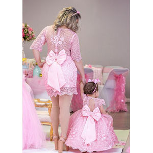 Robe de cérémonie personnalisée pour enfants, entièrement en dentelle, avec manches courtes et broderies, pour petites filles - Product Image 2