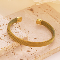 MIRADIA Stock direct d'usine Bijoux fins Bracelets classiques du Moyen-Orient en acier inoxydable Bracelet plaqué or pour femmes