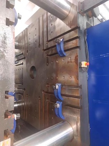 Usato <span class=keywords><strong>macchine</strong></span> haitiano vendita popolare 2250Ton macchina per lo stampaggio ad iniezione di plastica per la produzione di serbatoi d'acqua - Product Image 5