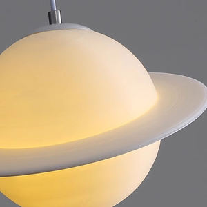 Lampada a Sospensione Moderna Nordica Bianca a Forma di Pianeta, Lampadario Creativo a Globo di Saturno per Camera dei Bambini e Ristorante - Product Image 4