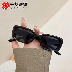 Nouvelles lunettes de soleil carrées unisexes, verres PC UV400, type 3, monture noire brillante, style streetwear tendance - Product Image 3