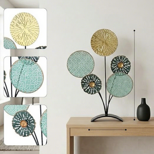 Sculpture murale florale en métal faite à la main avec des motifs de pétales ronds multicolores et des accents dorés pour la maison, le salon, la table - Product Image 2