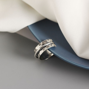 Bague en argent sterling 925 de style baroque, irrégulière, martelée, en forme de <span class=keywords><strong>satellite</strong></span>, pour la mode et les bijoux raffinés - Product Image 1