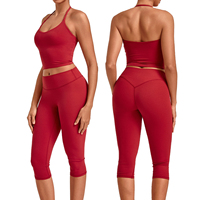 Set Yoga Wanita Bahan Bernapas Ringan Model Halter Neck, Atasan Crop Top Elastis Ketat & Celana Capri, Pakaian Olahraga