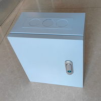 Ensemble de boîtier de panneau de commande électrique Armoire de distribution d'énergie durable et de sécurité évaluée IP54 avec boîtier et logo personnalisables
