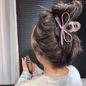 Pince à cheveux nœud d'amour violet foncé pour la Saint-Valentin, idéale pour cheveux épais - Product Image 2