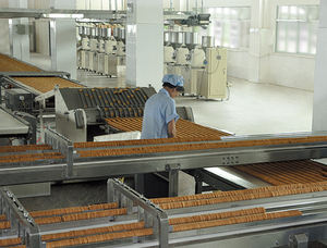 Ligne de production automatique commerciale de biscuits de garantie de satisfaction machine d'empilage de collations de biscuits - Product Image 6