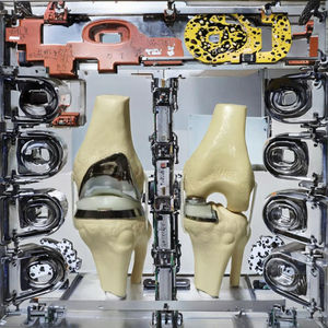 Zhizao PVC de alta calidad, Novedad 2025, Modelo de maniquí desmontable de doble articulación de rodilla plateada pequeña artificial para implantes y prótesis - Product Image 3