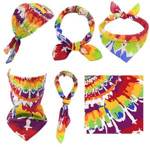 Venta al por mayor Headwear Red Paisley Design Pañuelo cuadrado Pañuelo impreso personalizado - Product Image 1