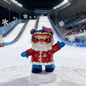 CS050 Retail Store Front Decor Large FRP Flower Bouquet Sculpture Crafted Tulip Bow Figurine Statues - Product Image 6