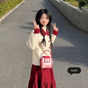 ชุดสองชิ้นหวานละมุน เสื้อสเวตเตอร์คอปกปีเตอร์แพน กระโปรง สไตล์ลำลองสำหรับผู้หญิง ฤดูใบไม้ร่วง ฤดูหนาว - Product Image 5