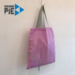 Sacs à provisions en polyester pliants réutilisables et écologiques de haute qualité Logo imprimé sur mesure sérigraphié couleur naturelle fabriqué au Vietnam pas cher - Product Image 4