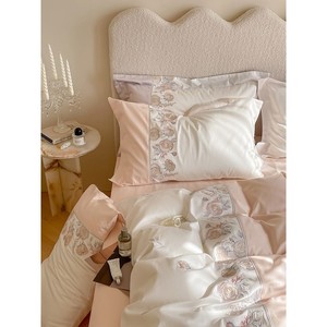 Luxury Girly Style 100-count Long-staple Cotton Four-piece <b>Bedding</b> <b>Set</b> With French Floral Embroidery And Color-blocked Duvet - Product Image 4