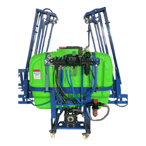 Nuovo Spruzzatore Agricolo a Secchio Piatto da 500L 650L 800L 1000L per Trattore con Pompa e Barra Irroratrice - Product Image 1