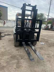 Chariot élévateur diesel d'occasion TCM FD25T3 de 5 tonnes pour la manutention de matériaux en entrepôt, haute efficacité, à vendre - Product Image 3