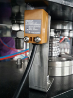Machine de remplissage automatique de liquide personnalisée Machine de remplissage de bouteilles de chocolat avec ou sans convoyeur