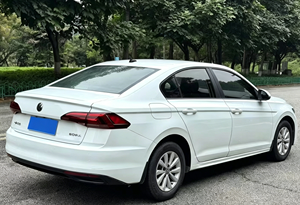 Volkswagen <span class=keywords><strong>Bora</strong></span> 2021 d'occasion, familiale, berline 4 portes 5 places, intérieur gris, essence, exportée de Chine - Product Image 4