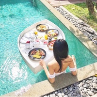 Plateau flottant moderne et durable en rotin, plateau de petit-déjeuner flottant et plateau à thé de l'après-midi pour la plage, l'hôtel, le bord de la piscine, la villa