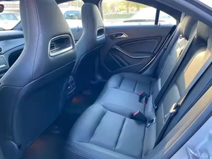 Usato 2024 Mercedes-Benz CLA 4MATIC 250 Coupé 4 porte con guida a sinistra, interni in pelle, telecamera posteriore, 5 posti, touchscreen - Product Image 2