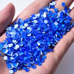 Strass en verre non thermocollants 2028 de haute qualité et populaires, à dos plat, aux couleurs néon, pour robes de danse - Product Image 4