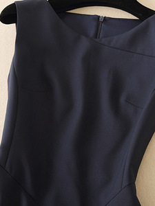 ชุดเดรสสีดำแขนกุดทรงเข้ารูปสุดหรูสำหรับฤดูร้อนใหม่ - Product Image 3