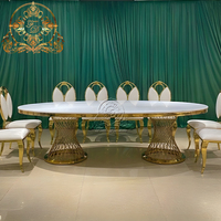 Ensemble table et chaises modernes en acier inoxydable et verre miroir pour mariages, événements hôteliers et repas