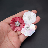 Patchs de fleurs en acrylique faits à la main, perlés, 3D, colorés, avec paillettes et strass, sur base en feutre, pour costumes de scène, sacs, chaussettes et chaussures