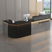 Comptoir de réception moderne en bois massif en forme de L avec éclairage LED, panneau cannelé minimaliste pour bureau, hôtel, hôpital, spa