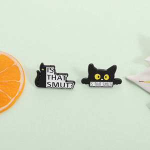 面白い黒猫エナメルピン大きな目漫画ブローチバックパックラペルバッジジュエリーギフト友人の子供のため - Product Image 2