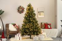 Nouvelle conception, arbre de Noël artificiel pré-éclairé en PE vert de haute qualité, à charnières, en promotion, pour la décoration de la maison et des fêtes