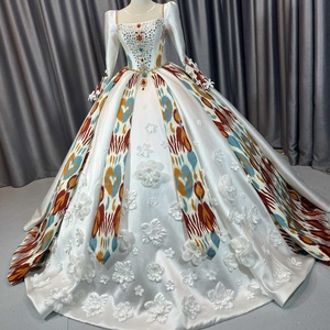 Vestido de Novia Musulmán Lscm76 con Bordados, Apliques Florales, Estampado Floral, Vestido de Novia de Lujo con Cuentas para Escote Corazón y Cola de Capilla - Product Image 4