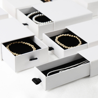 Boîte en papier rose de luxe de qualité supérieure au design gratuit pour bijoux Emballage étanche haut de gamme personnalisé pour colliers bagues boucles d'oreilles