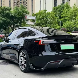 ชุดแต่งคาร์บอนไฟเบอร์สำหรับ Tesla Model 3 Highland Performance ประกอบด้วย สปลิตเตอร์หน้า ลิปหลัง สเกิร์ตข้าง - Product Image 3