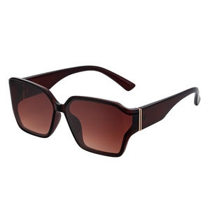 Gafas de sol con montura cuadrada de estilo europeo para mujer, protección UV400, lentes de PC negras, gafas de sol de clase 2, C1, negro brillante, doble gris - Product Image 3