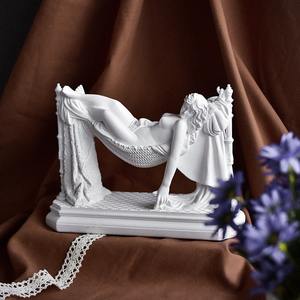 Statua di venere nordica minimalista-elegante figurina in resina per l'arredamento casa/ufficio, stile europeo - Product Image 2