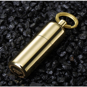 Mini Accendino a Cherosene Antivento - Portatile per Campeggio, BBQ, Uso Esterno, Ricaricabile, Design Moderno e Minimalista, Sicuro, Regalo di Compleanno - Product Image 6