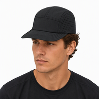Casquette de camping personnalisée noire unie à 5 panneaux, perforations latérales au laser, séchage rapide, pour la course et les sports de plein air