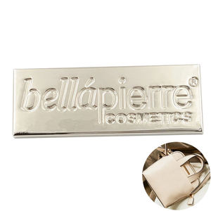 تصميم عصري لملصقات معدنية مخصصة ثلاثية الأبعاد بارزة وصديقة للبيئة على شكل لفافة للملابس والأحذية والحقائب - Product Image 6