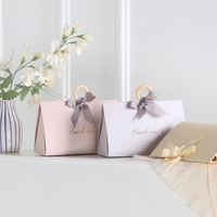 Scatola Regalo di Lusso Stile Milano RTS con Manico in Legno 22*7,5*14cm, Scatola di Carta Fatta a Mano per Confetti Matrimoniali