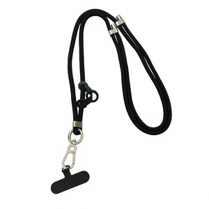 Correa de nylon negra personalizada con logotipo, para teléfono celular, de poliéster, con cierre metálico y soporte en forma de T para teléfono o tarjeta de identificación. - Product Image 1