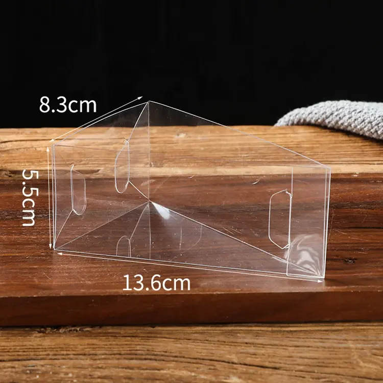 Triangle slice transparent flat pack cheesecake packaging