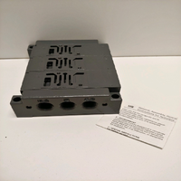 1 pièce neuve d'origine, stock ancien / Ensemble de collecteur à 3 fentes Numatics Plc