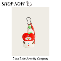Porte-clés en peluche de Noël avec clochette, mousqueton métallique, pendentif figurine en peluche (homme pain d'épices, Père Noël, sapin de Noël, couronne), breloque de sac
