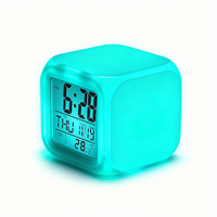 Orologio da Tavolo Digitale LED a 7 Colori con Temperatura C/F, Sveglia, Termometro, Calendario, Cambio Colore, Materiale ABS, Personalizzabile