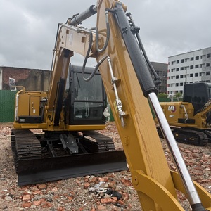 Mini-excavatrice sur chenilles compacte d'occasion Cat308E2 8t avec godet de 0,38 m³ et moteur Cat de 48,5 kW pour travaux urbains et résidentiels - Product Image 2